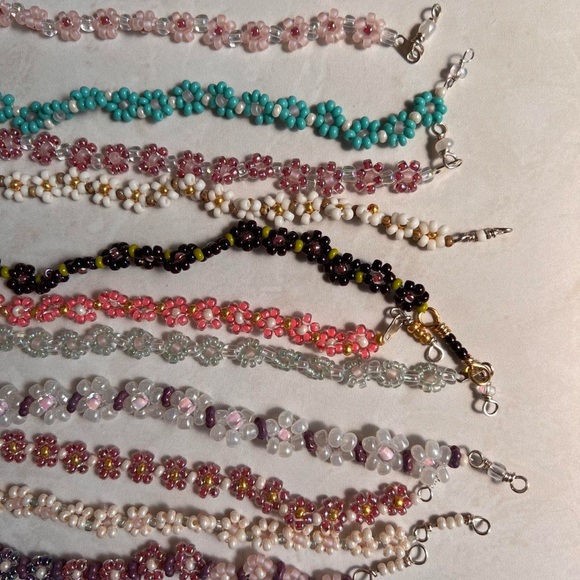 Colorful Flower Beaded Bracelet - Picture 6 of 8